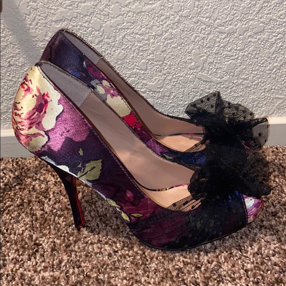 Betsey Johnson Peep Toe Floral SZ 8 - Picture 3 of 6
